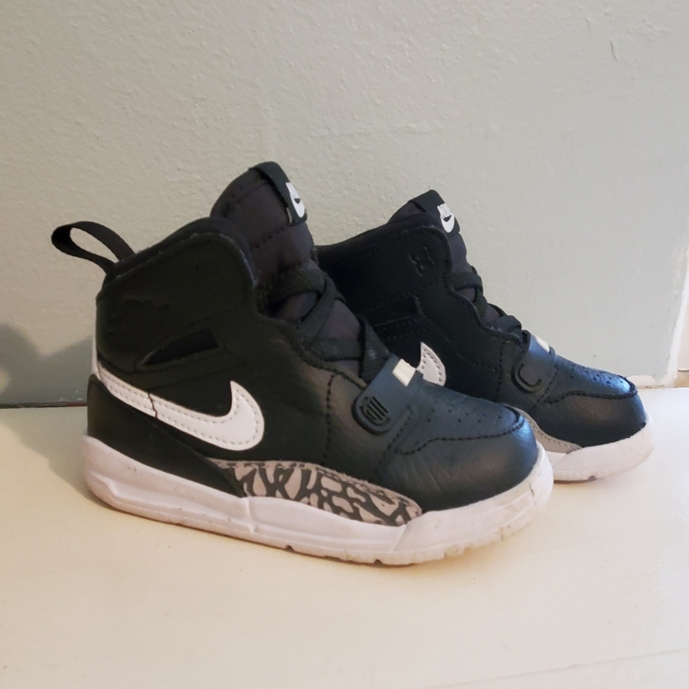 Nike Jordan toddler sneakers 7C